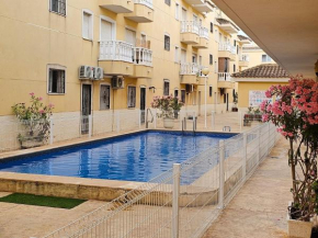 Bonito apartamento con piscina